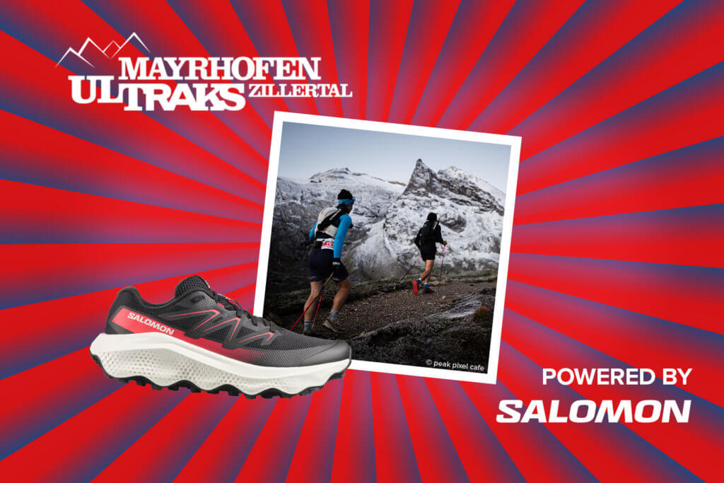 Banner mit rot-blauen Streifen, die sich von der Bildmitte nach außen ziehen. Mitten drin ein Foto, das mehrere Trailrunner bei einem Bergaufstieg zeigt. Ebenfalls im Banner zu sehen sind das Logo des Mayhrhofen Ultraks, ein schwarzer Trailrunningschuh von Salomon und ein "Powered by" Schriftzug gefolgt von dem Salomon Logo.